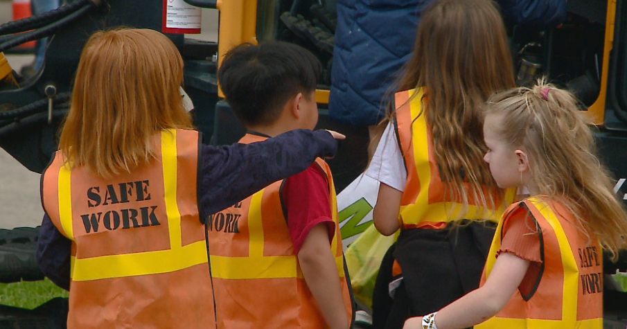 City of La Crosse teaches kids about public works with Touch a Truck - Vimarsana News