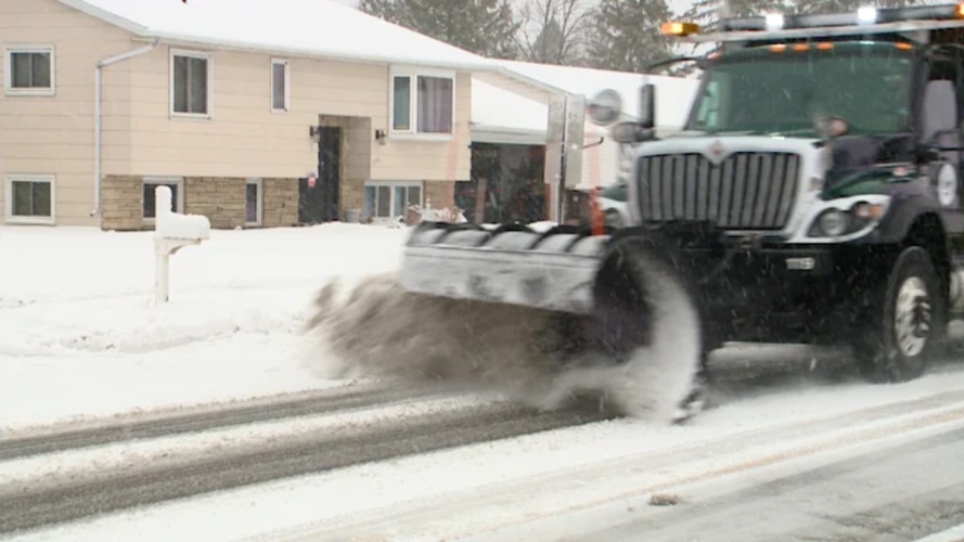 City crews work to clear snow for Monday commute | Local News ...