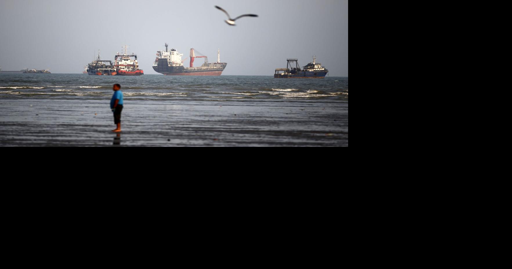 Iran reports commercial vessel struck in Strait of Hormuz By Laura Sharman, Ibrahim Dahman, Rupert Neate, Jennifer Hansler, CNN Sep 13, 2026 Sep 13, 2026