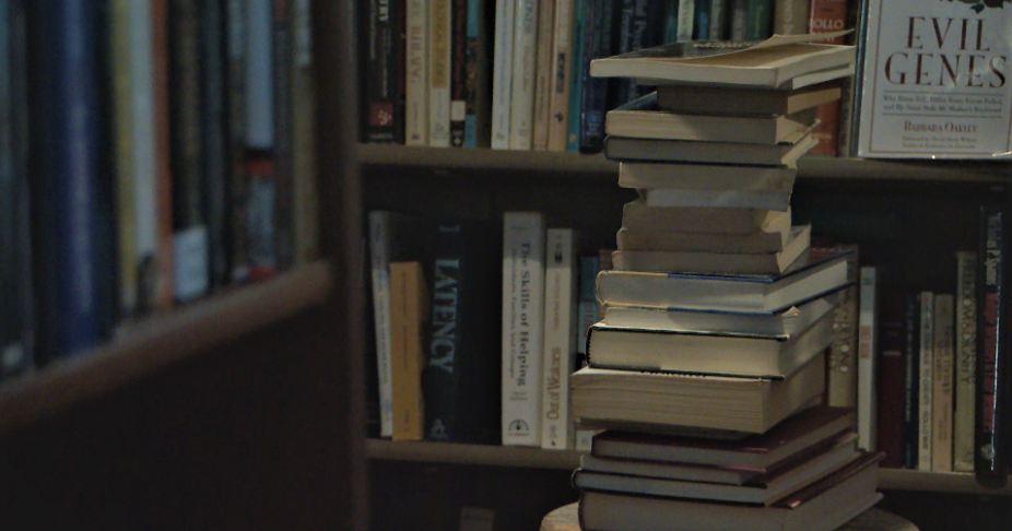 Viroqua bookstore employee shares thoughts on 'book banning' debate - Vimarsana News