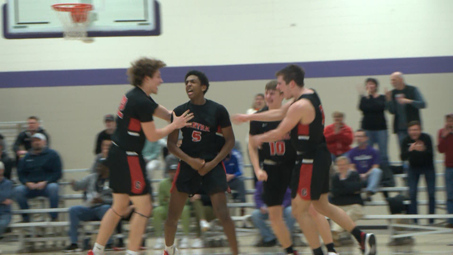 Nic Williams scores go-ahead bucket with 1 second remaining as La Crosse Central beats Onalaska