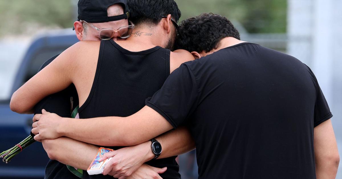 Hate crime probe opened after two killed outside Tucson gay bar by suspect with a list of LGBTQ businesses, police say Mamta Popat/Arizona Daily Star/Getty Images via CNN Newsource Sep 1, 2026 Sep 1, 2026 Updated 7 mins ago
