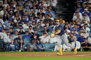 Milwaukee Brewers Advance to World Series for First Time in 44 Years