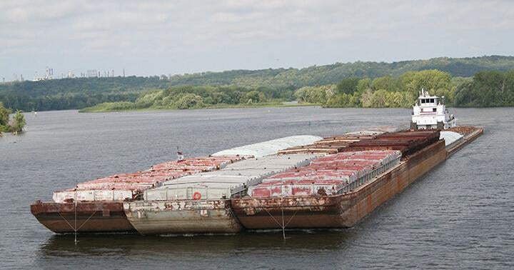 Barge may have spilled corn oil into upper Mississippi River