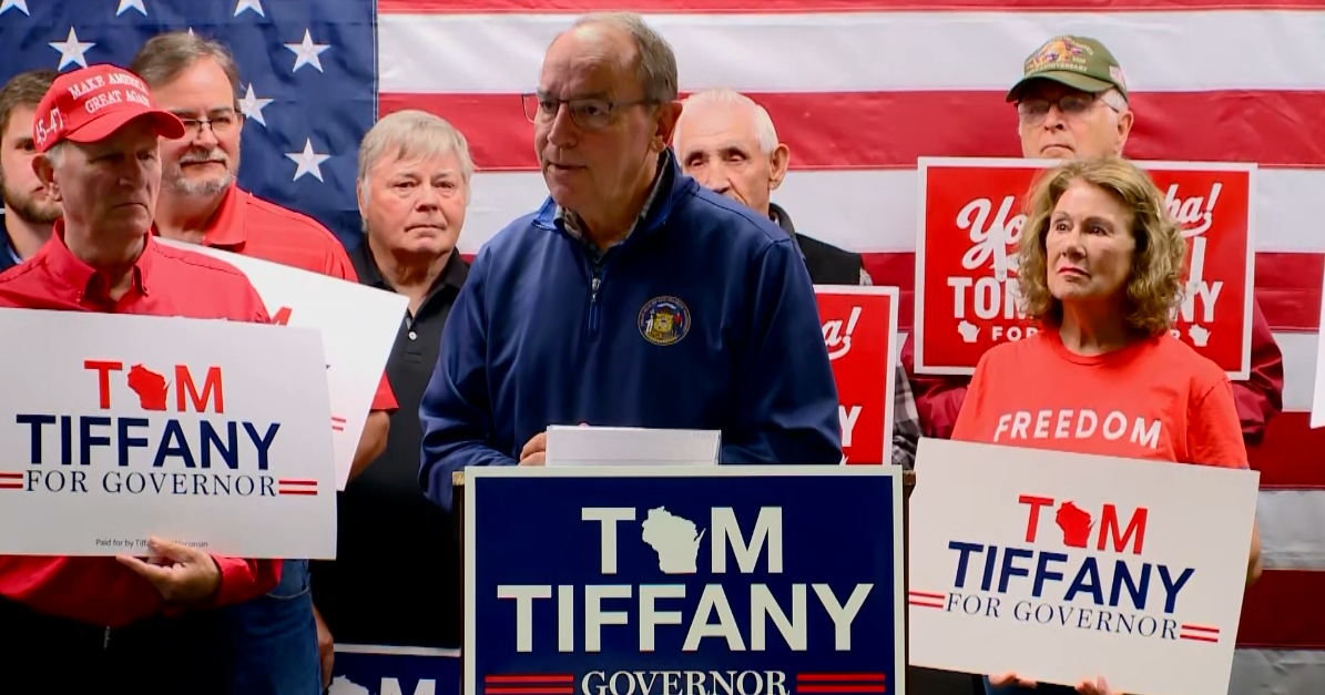 Tom Tiffany discusses taxes, state audits during Altoona campaign stop