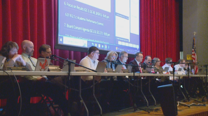 Chippewa Falls school board addresses lack of communication with