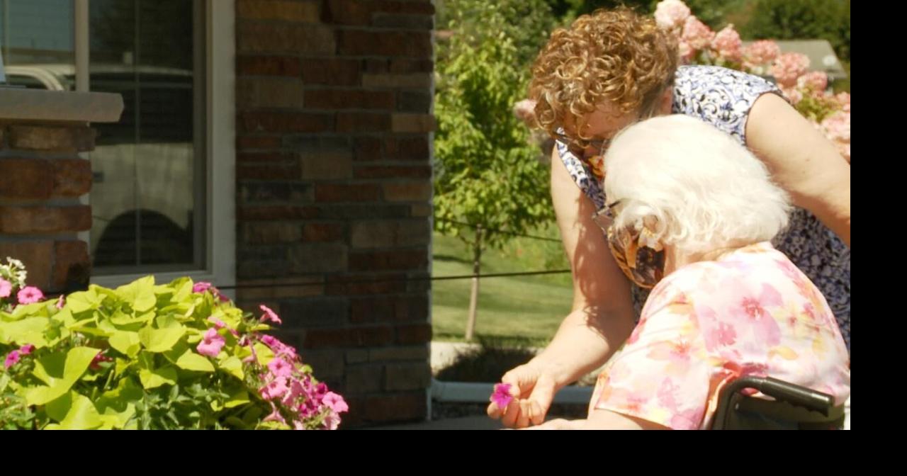 La Crescent assisted living facility allowing family members and