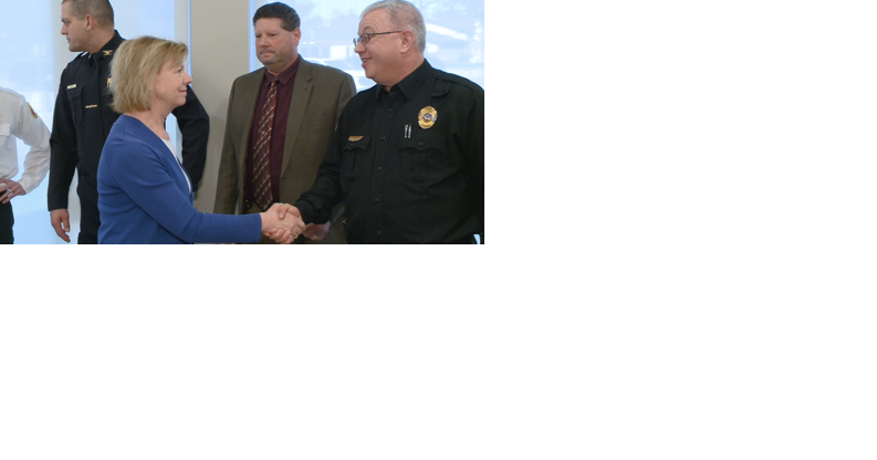 Sen. Baldwin joins La Crosse law enforcement, health leaders for forum on battling fentanyl crisis - Vimarsana News