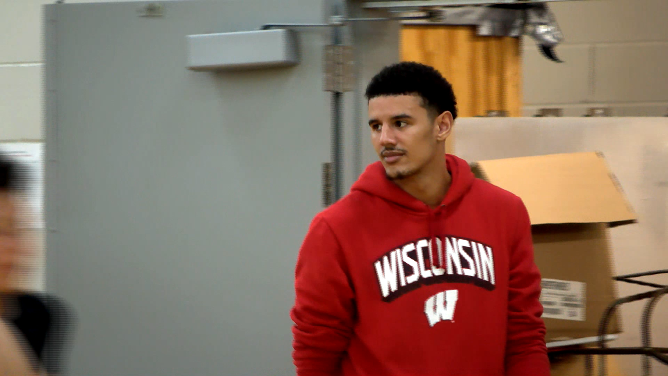 Johnny and Jordan Davis to start AAU Basketball Program, Davis Brothers
