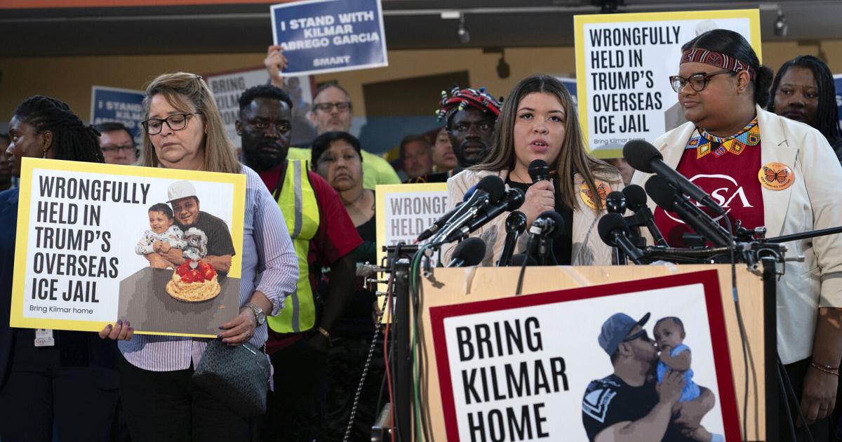 Kilmar Abrego Garcia charged with transporting people in the United States illegally