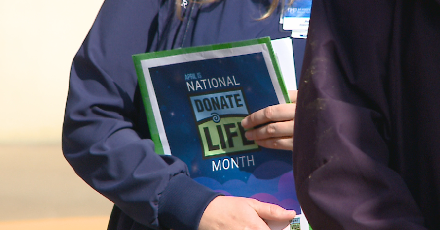 Families of organ donors and recipients gather to honor National Donate Life Month - Vimarsana News