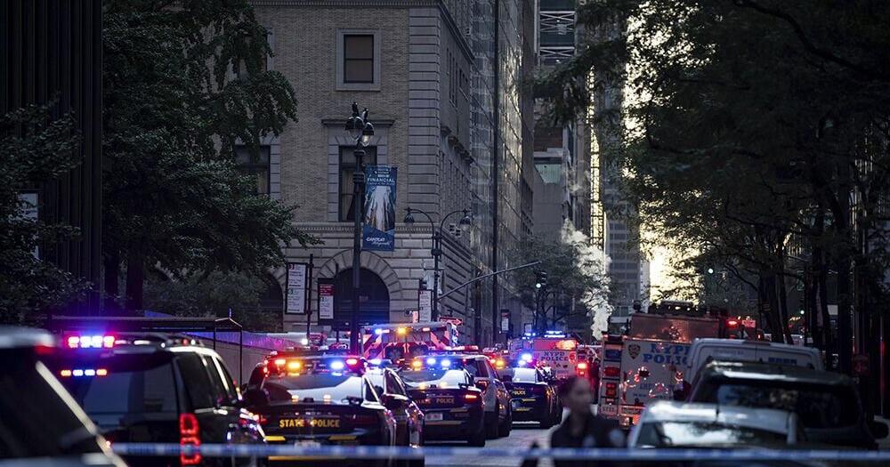 Update: Gunman kills 4, including police officer, in shooting at New York City office tower