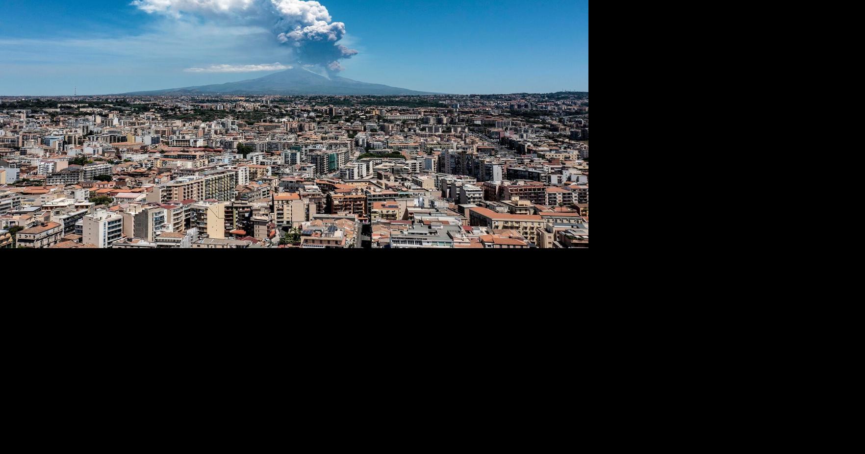 Huge eruption on Italy’s Mt. Etna leaves tourists fleeing volcano