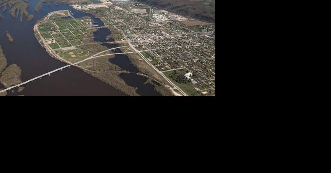UPDATE: Prairie Du Chien officials say river could reach near record flood level, evacuation site being prepared - Vimarsana News