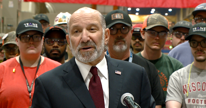 After touting federal investment for Fennimore industrial park, Commerce Secretary Lutnick bullish on economy, war in Iran