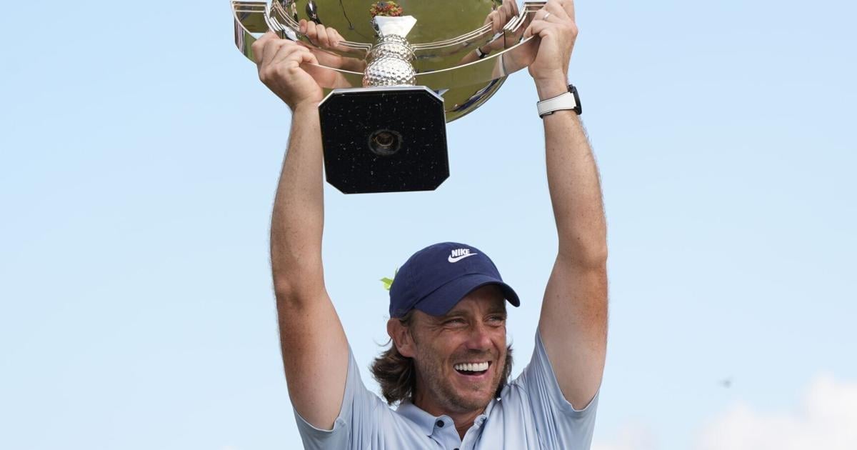 Israeli strikes kill journalists; Fleetwood wins FedEx Cup | Hot off the Wire podcast
