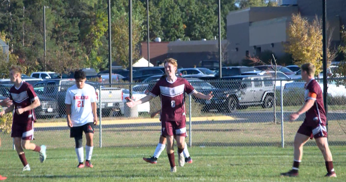 Vikings Defeat Raiders in Matchup of MVC Leaders Vikings Defeat Raiders in Matchup of MVC Leaders