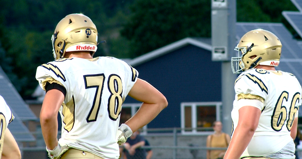 Aquinas blanks Prairie du Chien 22-0 | Aquinas Blugolds | news8000.com