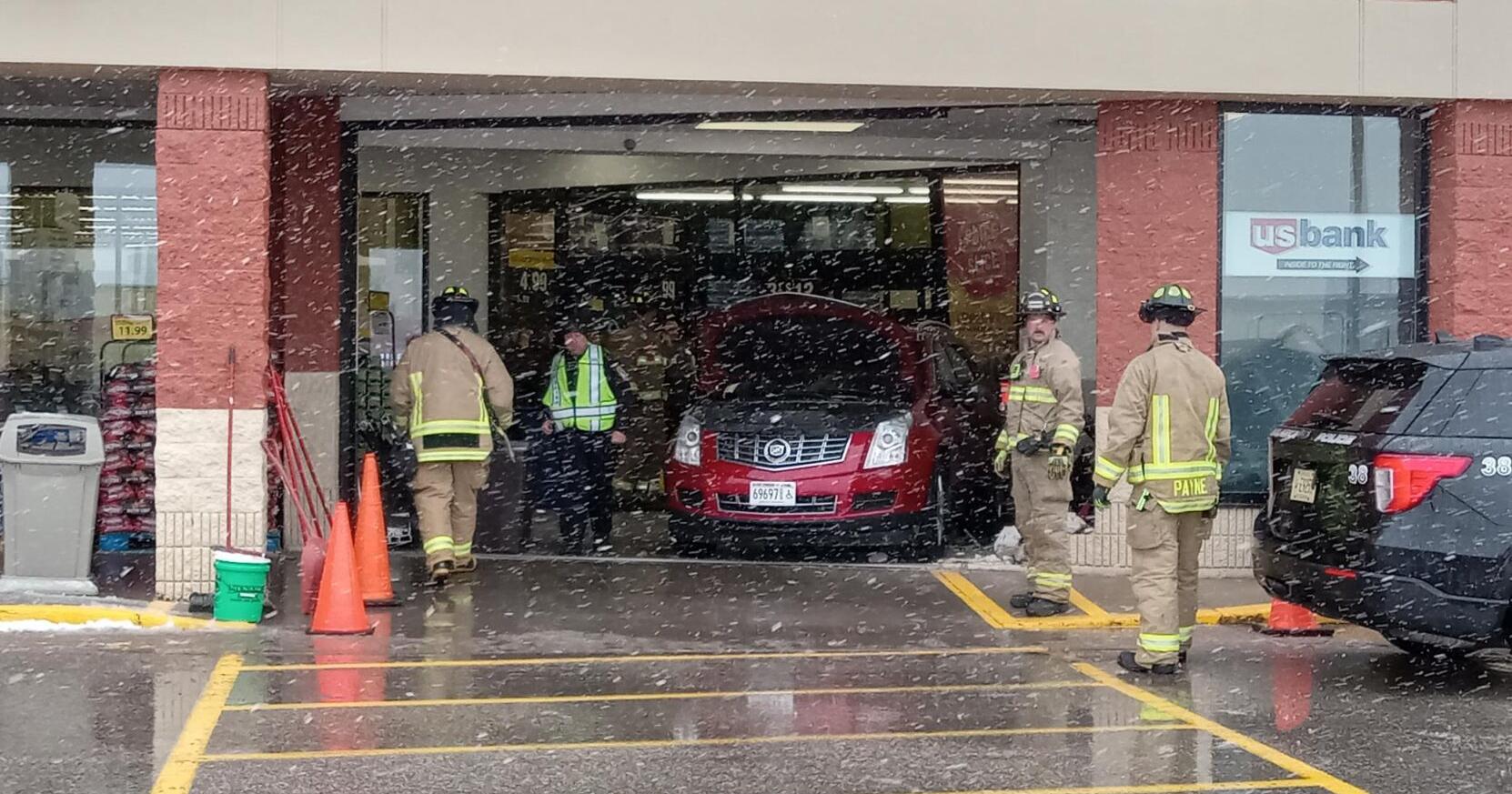 Vehicle crashes into Onalaska Festival Foods - Vimarsana News