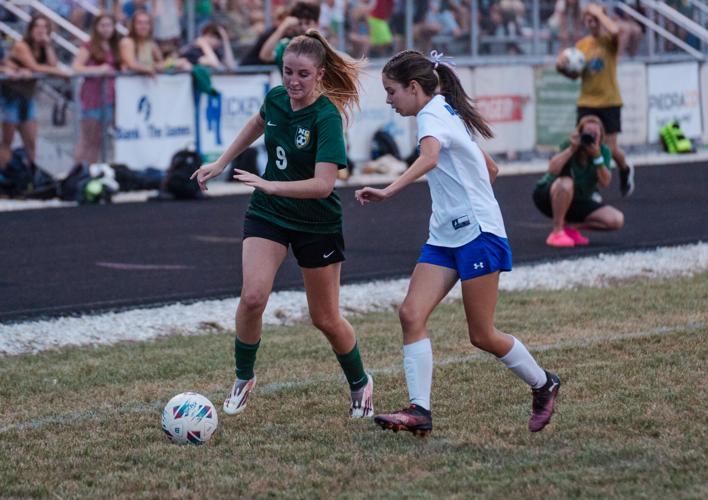 061226-lna-sports-nelsongirls-p3