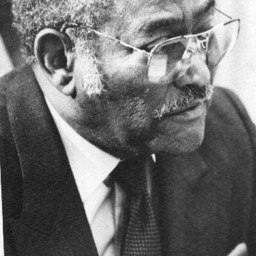 City preparing for installation of Mayor M.W. Thornhill statue at Fifth and Federal streets roundabout - Vimarsana News