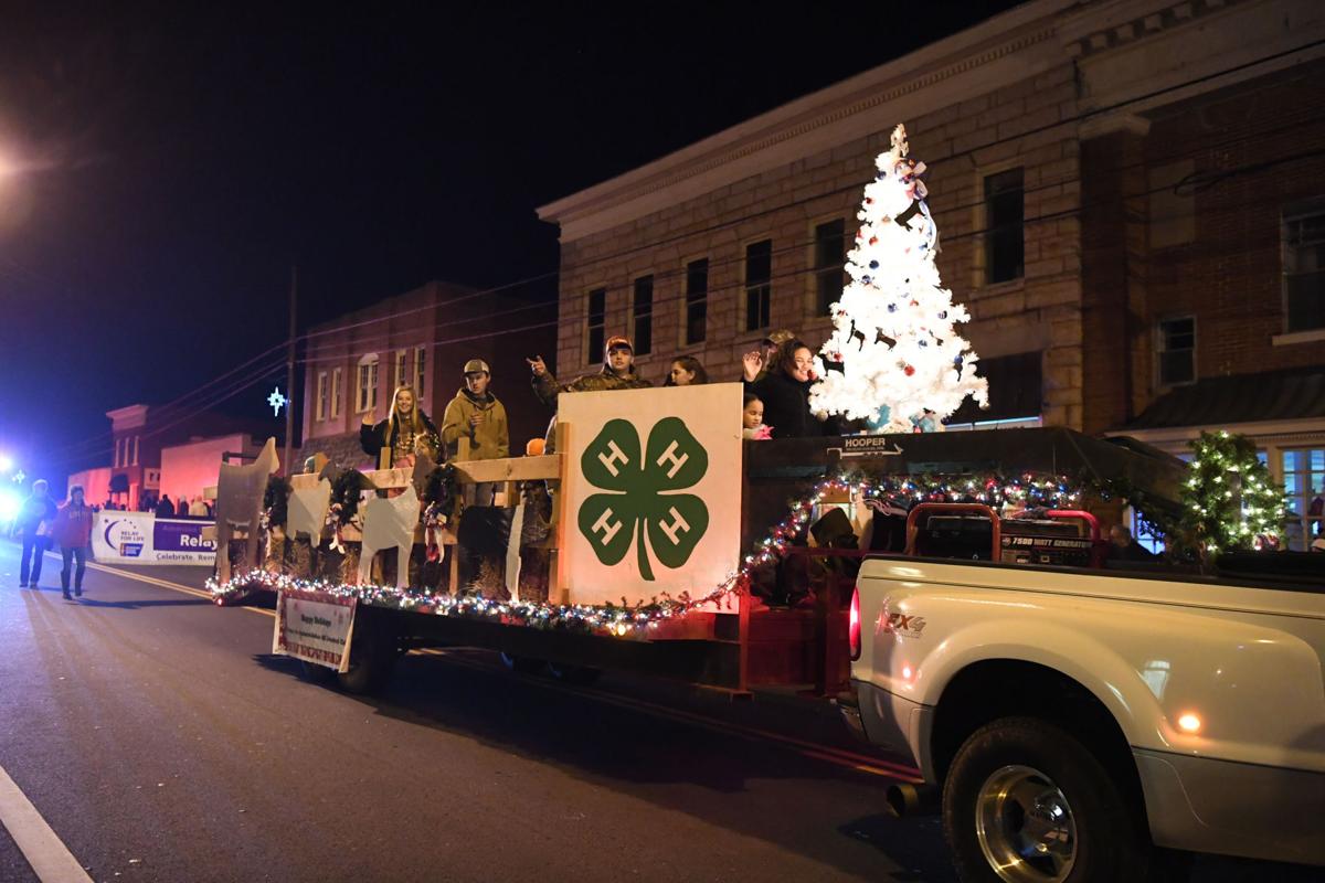 Parade spreads Christmas cheer in Amherst News