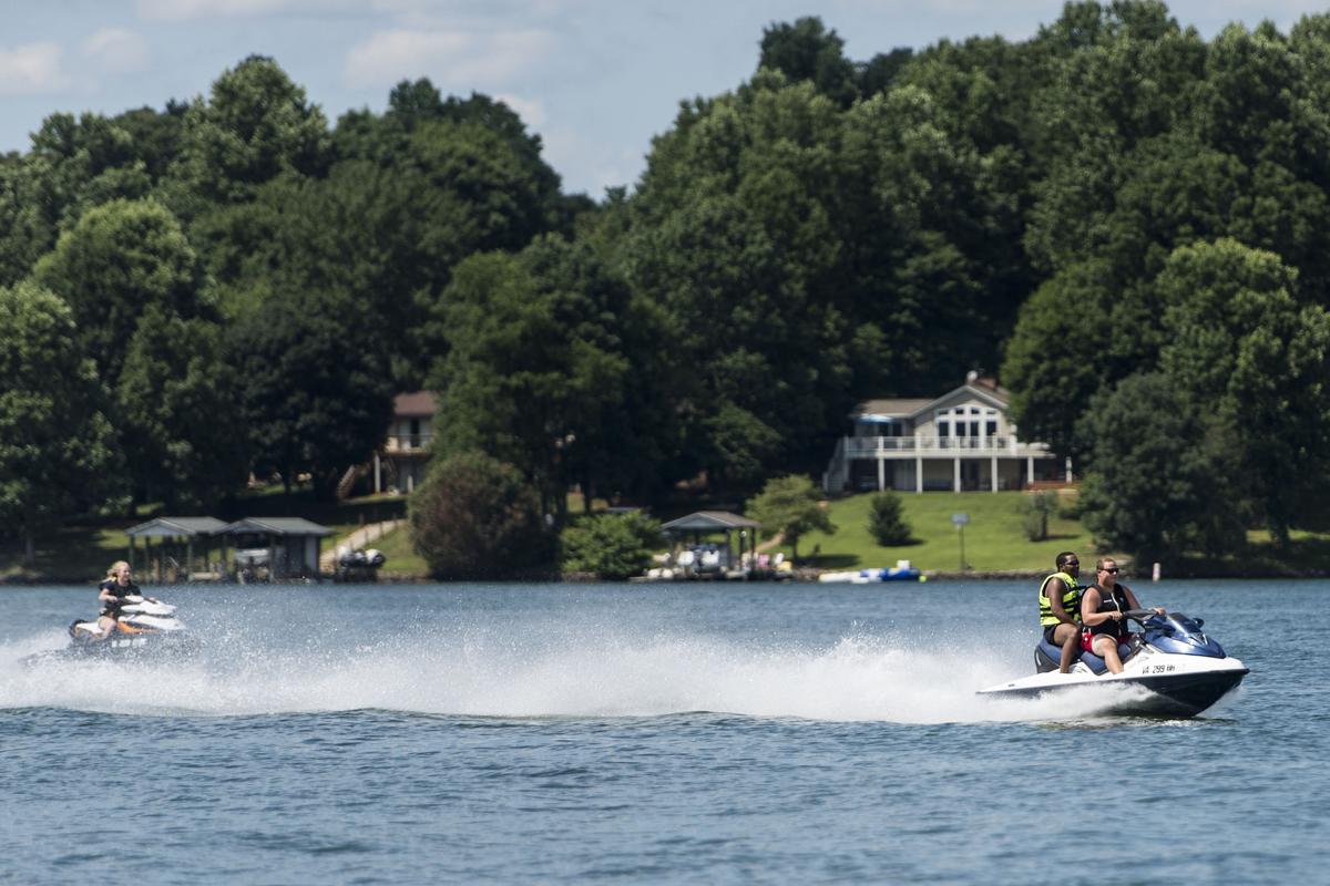 Smith Mountain Lake