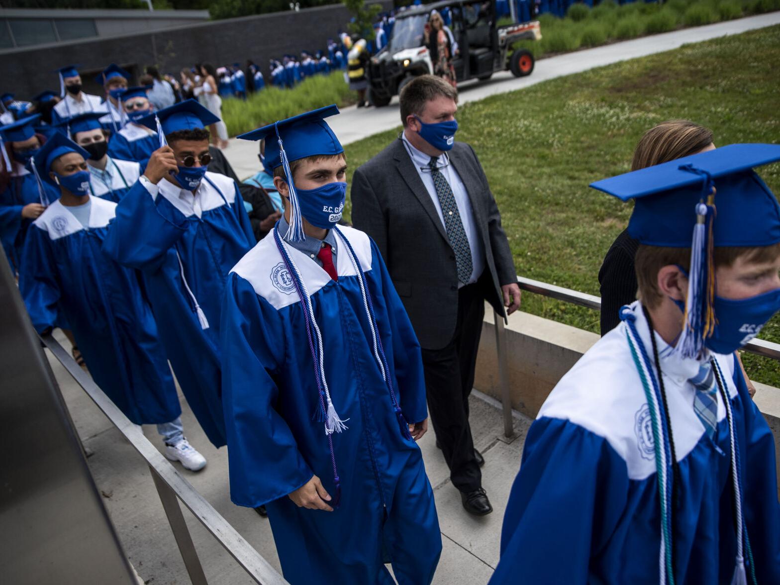 Lynchburg Area School Divisions See High On Time Graduation Rates Among Class Of 2021 Education Newsadvance Com When Is.Bedford High Shool Graduation 2022