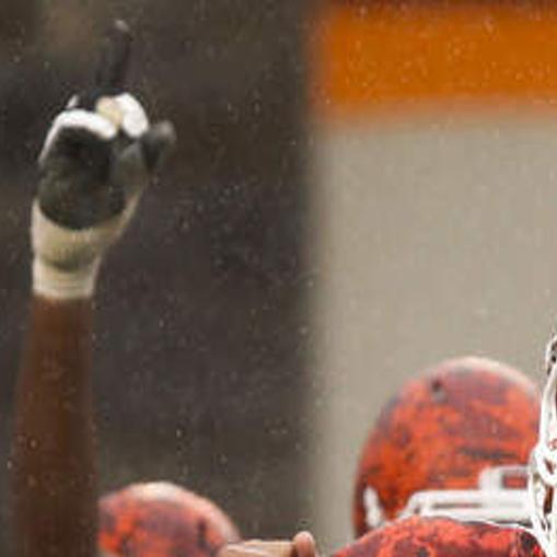 Virginia Tech Quarterback Logan Thomas Works On Completing His Legacy Hokies Newsadvance Com