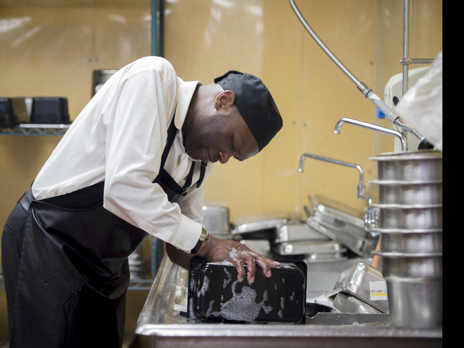 state-job-coaches-help-vision-impaired-virginians-find-work