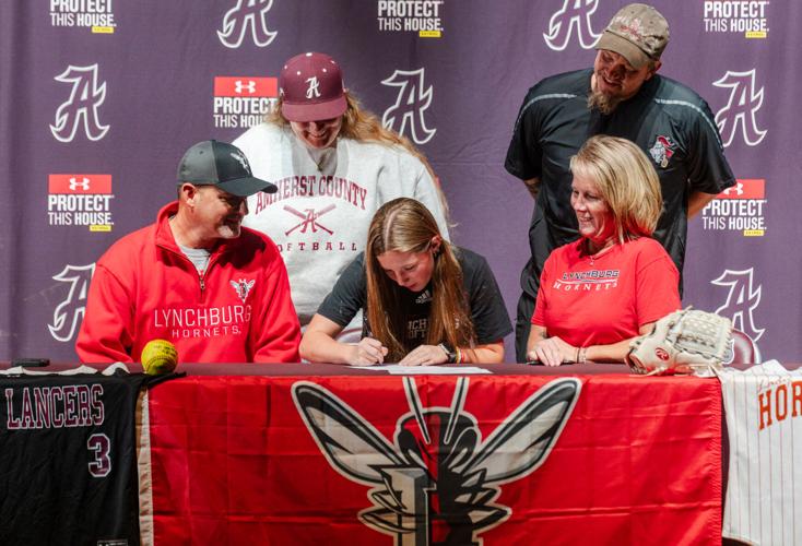 050626-lna-sports-amherstsigning
