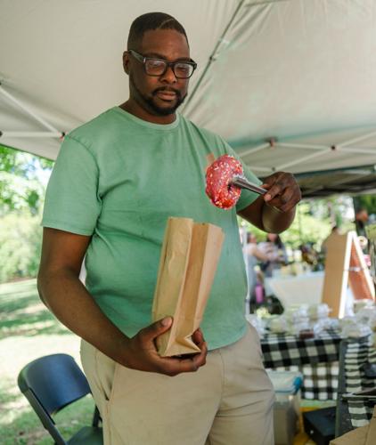 060326-lna-news-rivermontfarmersmarket