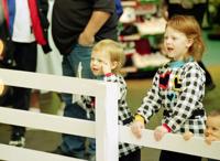 1993-12-21 Sisters at the mall
