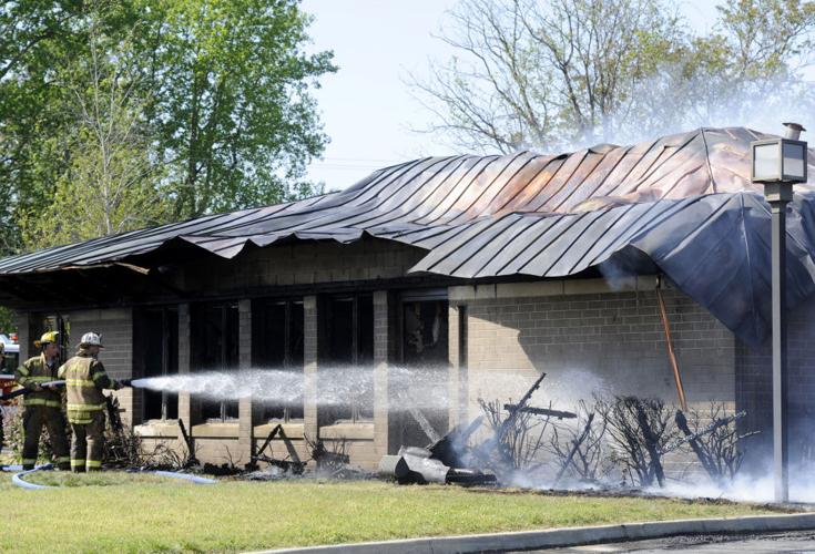 Fire burns First National Bank in Altavista