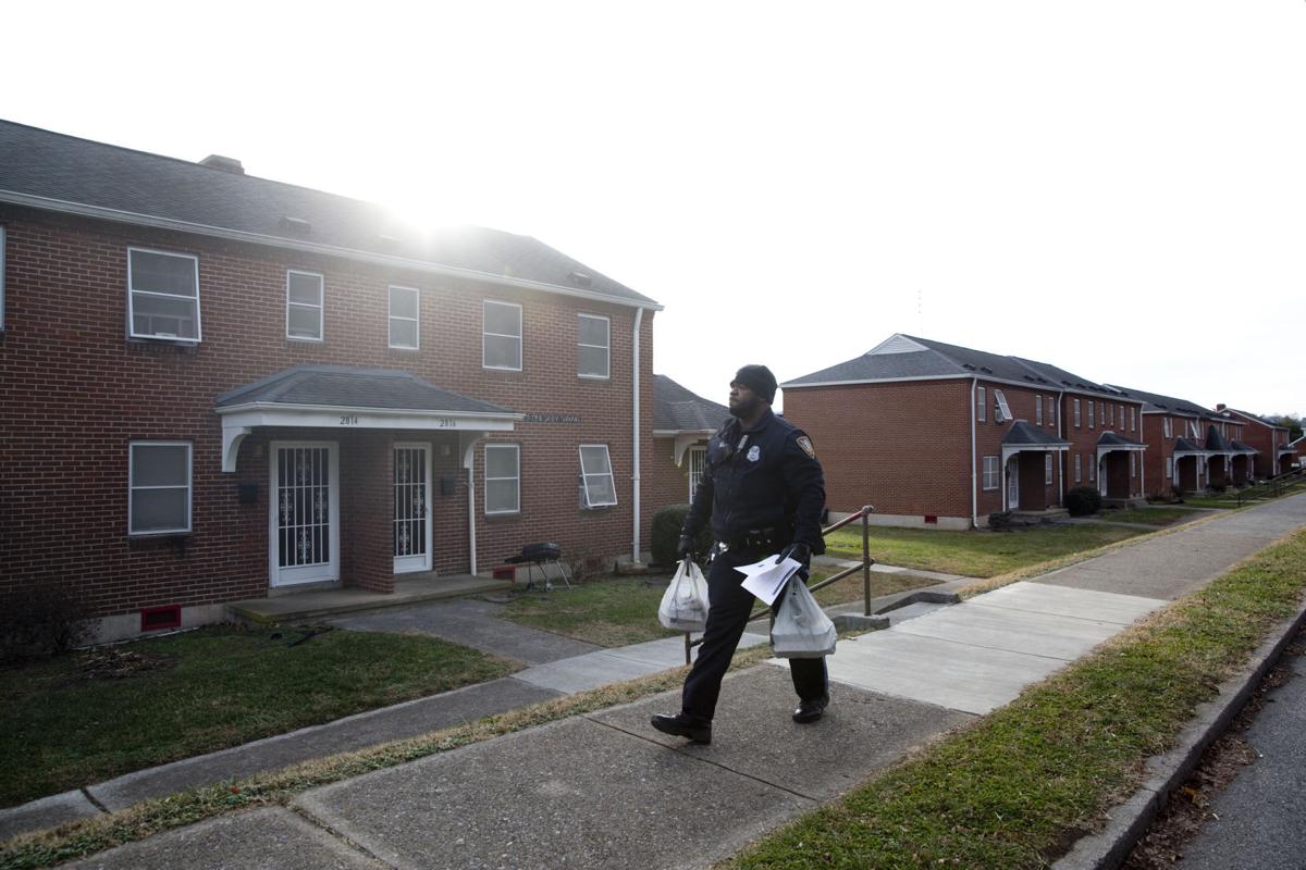 Roanoke Police Bring Meals To Seniors On Christmas Local