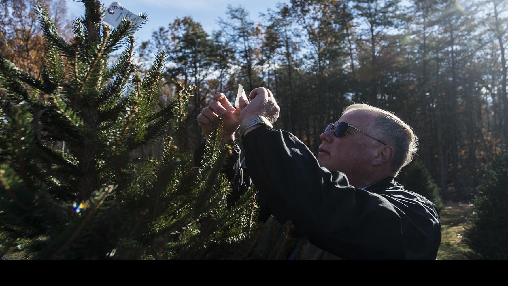 Retired Appomattox Sheriff Grows Holiday Spirit Local News Newsadvance Com