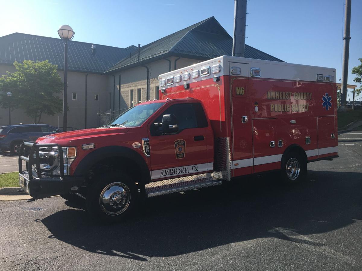 Ambulance, med 6