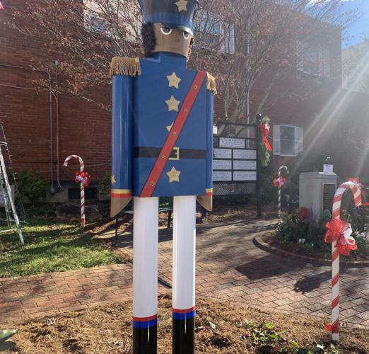 Nutcracker, 2