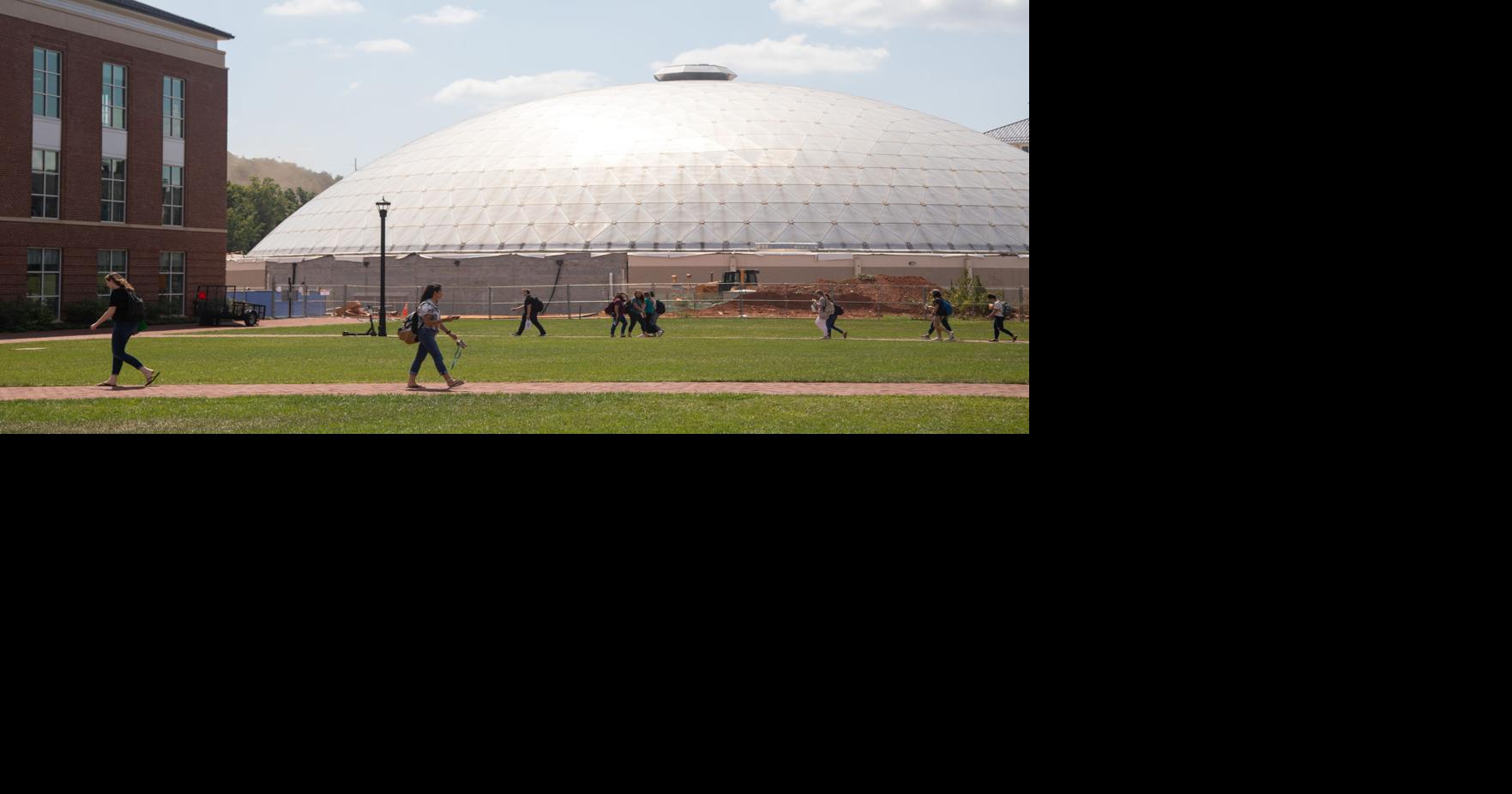 Liberty University student sues school, demands refunds after