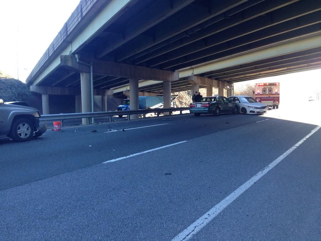 Lynchburg Expressway wreck injures three Local News