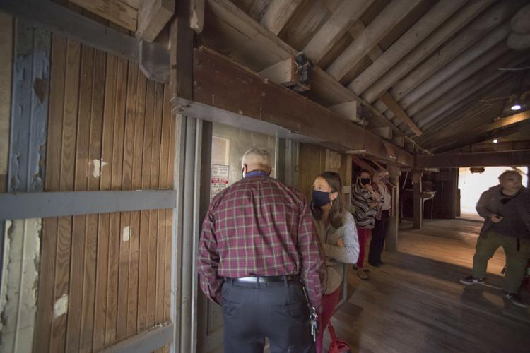 20201001_amh_news_mill_p6