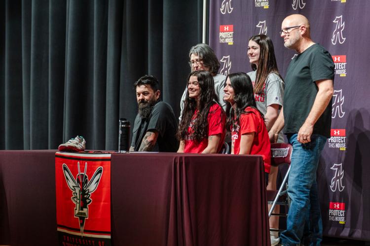 050626-lna-sports-amherstsigning