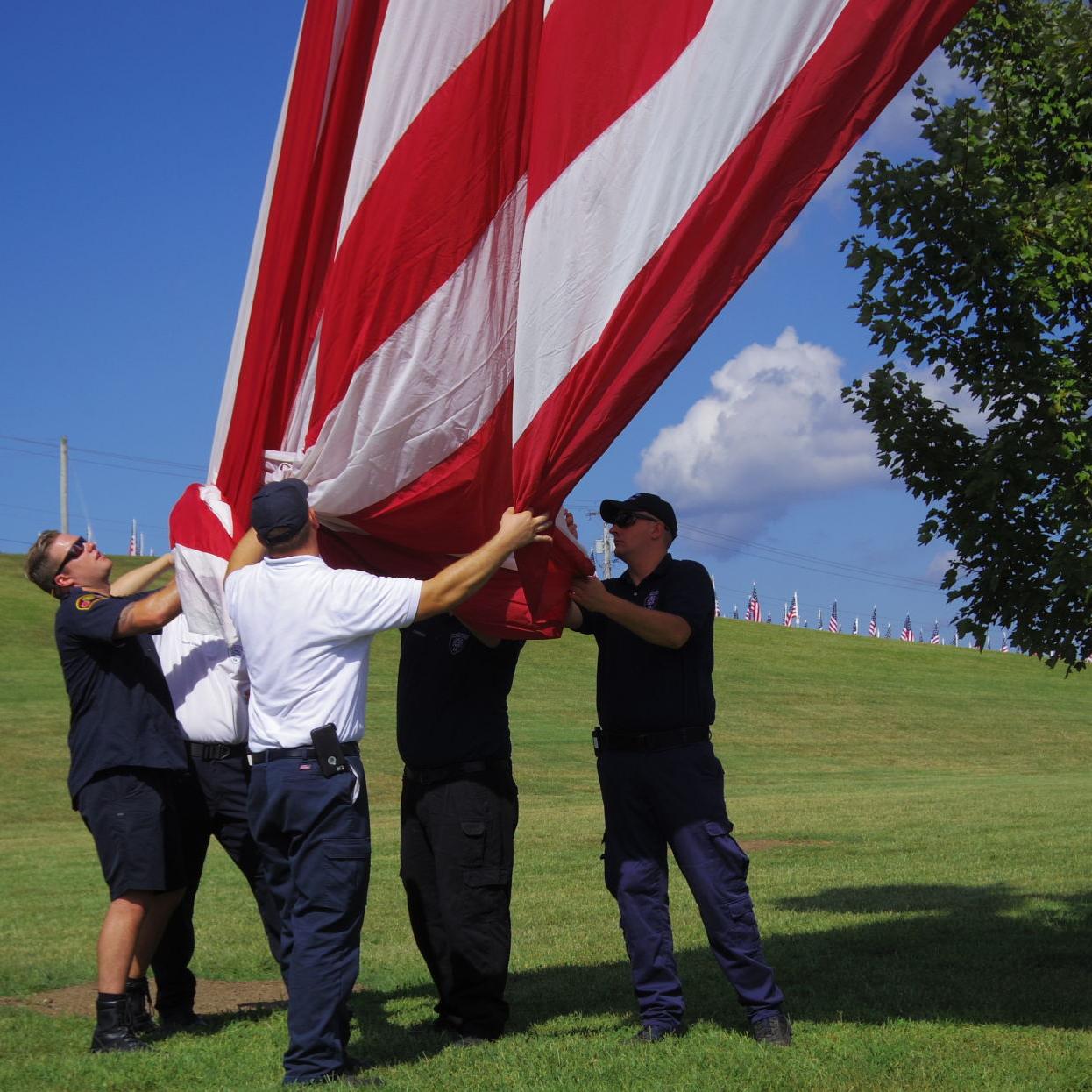 Field Of Honor Event Unfurls 1 000 American Flags In Forest