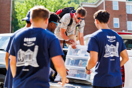 Move-in on the Mountain: Liberty greets new students, families with big welcome party