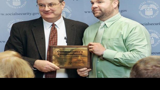 Heroes In Social Security Stabbing Incident Honored From The Archives Newsadvance Com
