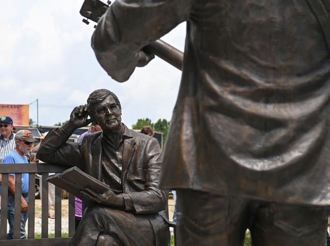 nelson statues 5
