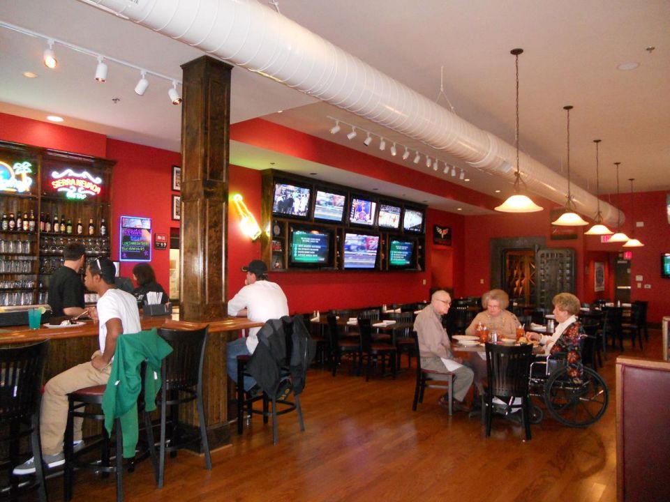 Sportsthemed restaurant opens for business in downtown Reidsville