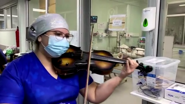 Healing Melodies Nurse Serenades Covid Patients National News Newsadvance Com