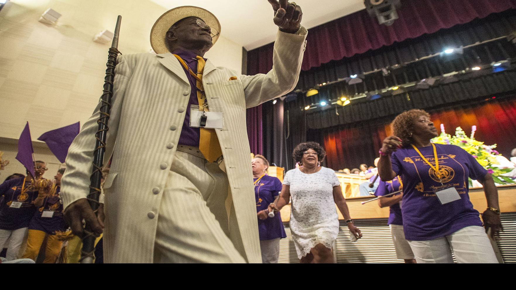 Annual Dunbar High School Reunion Draws Hundreds Of Alumni Local