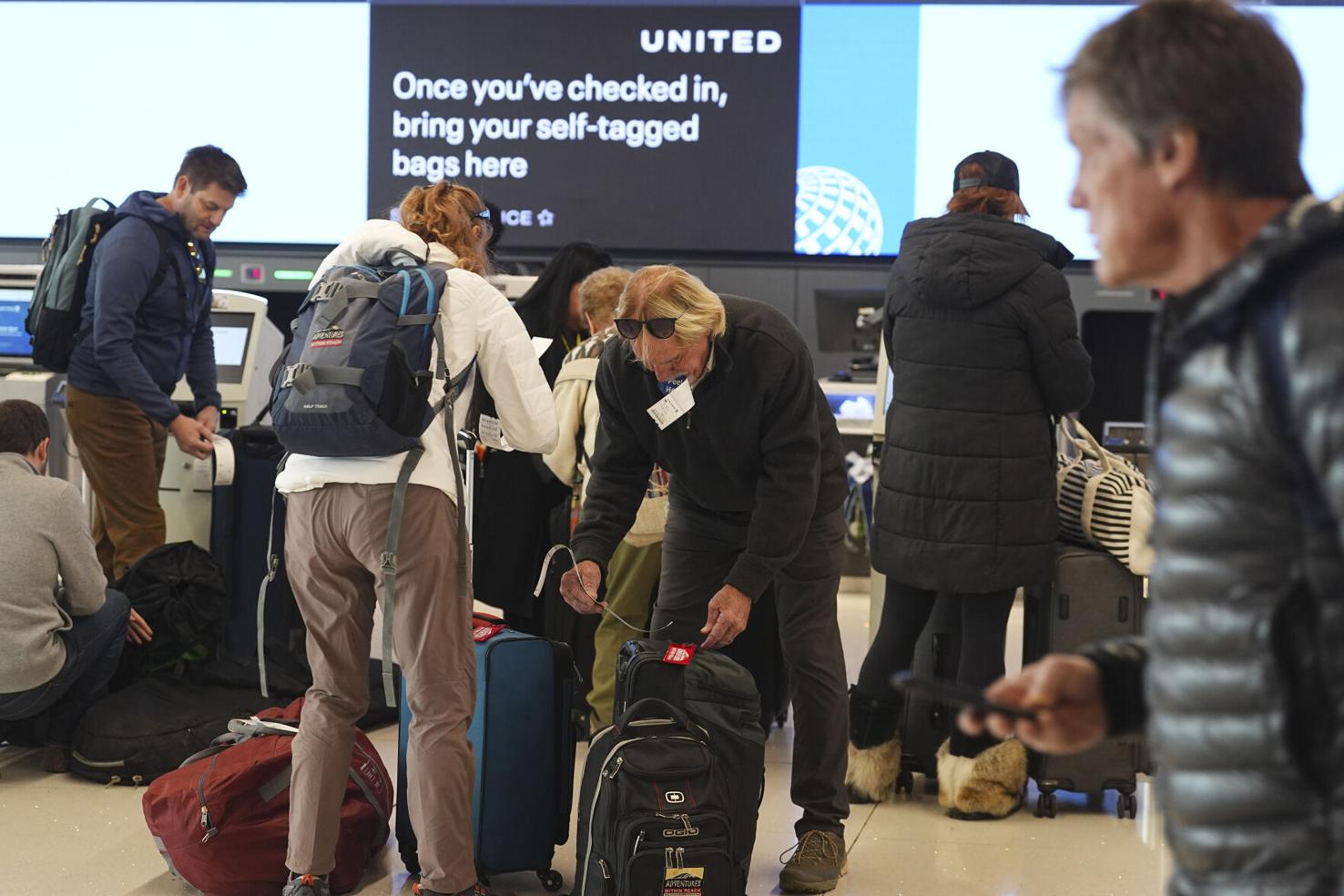 AAA predicts record holiday travel for 2024